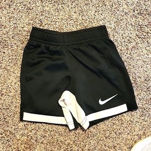 2t nike shorts